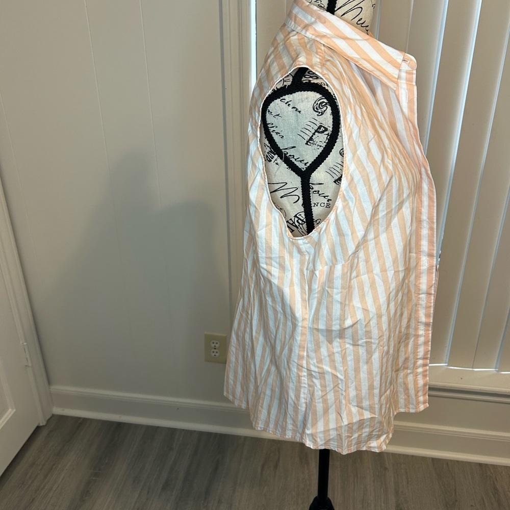 Button down shirt - Picture 2 of 4